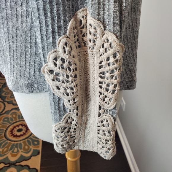 Lace & Crochet Knit Top - Picture 4 of 7